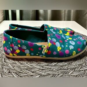 Girls size 2 Toms